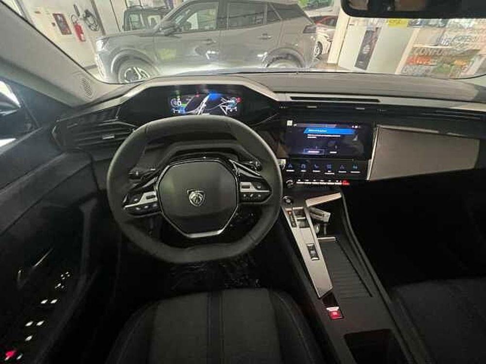 Peugeot 308 nuova a Vibo Valentia (12)