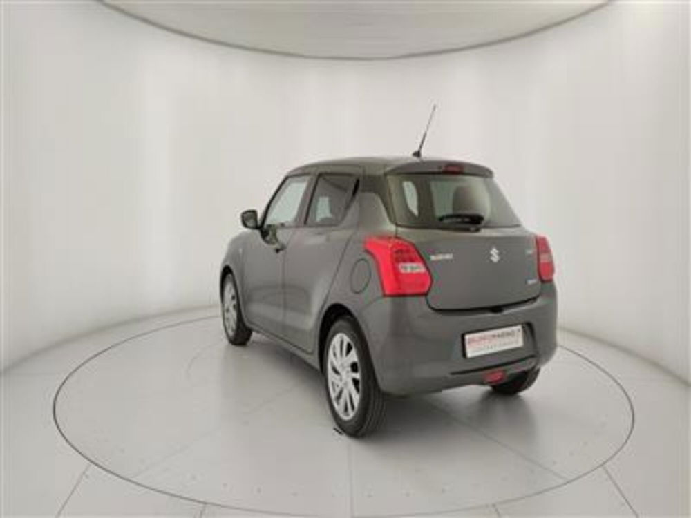 Suzuki Swift 1.2h Top 2wd del 2021 usata a Bari (5)