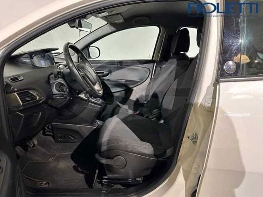 Lancia Ypsilon usata a Brescia (10)