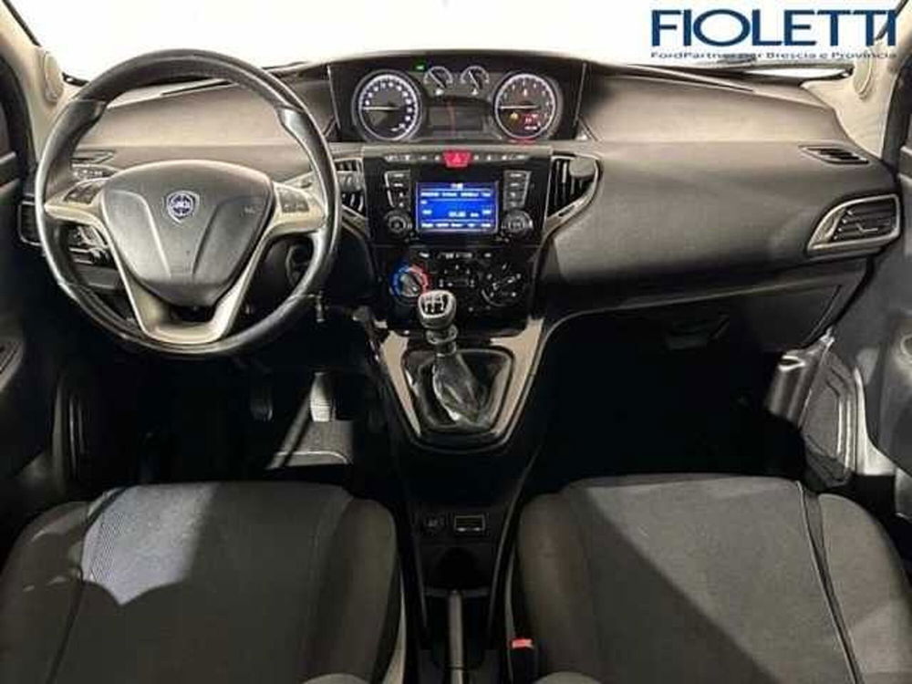 Lancia Ypsilon usata a Brescia (6)