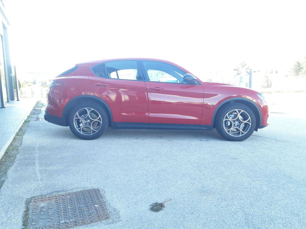 Alfa Romeo Stelvio usata a Campobasso (7)