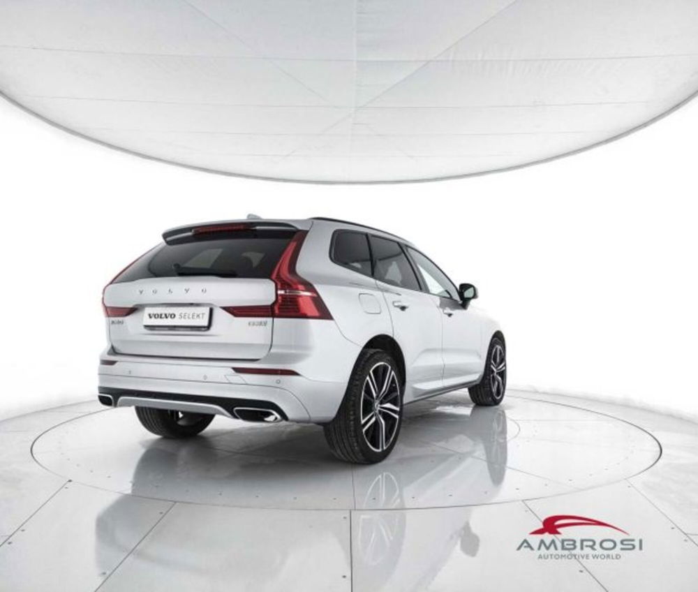 Volvo XC60 D3 R-design N1  del 2020 usata a Corciano (3)