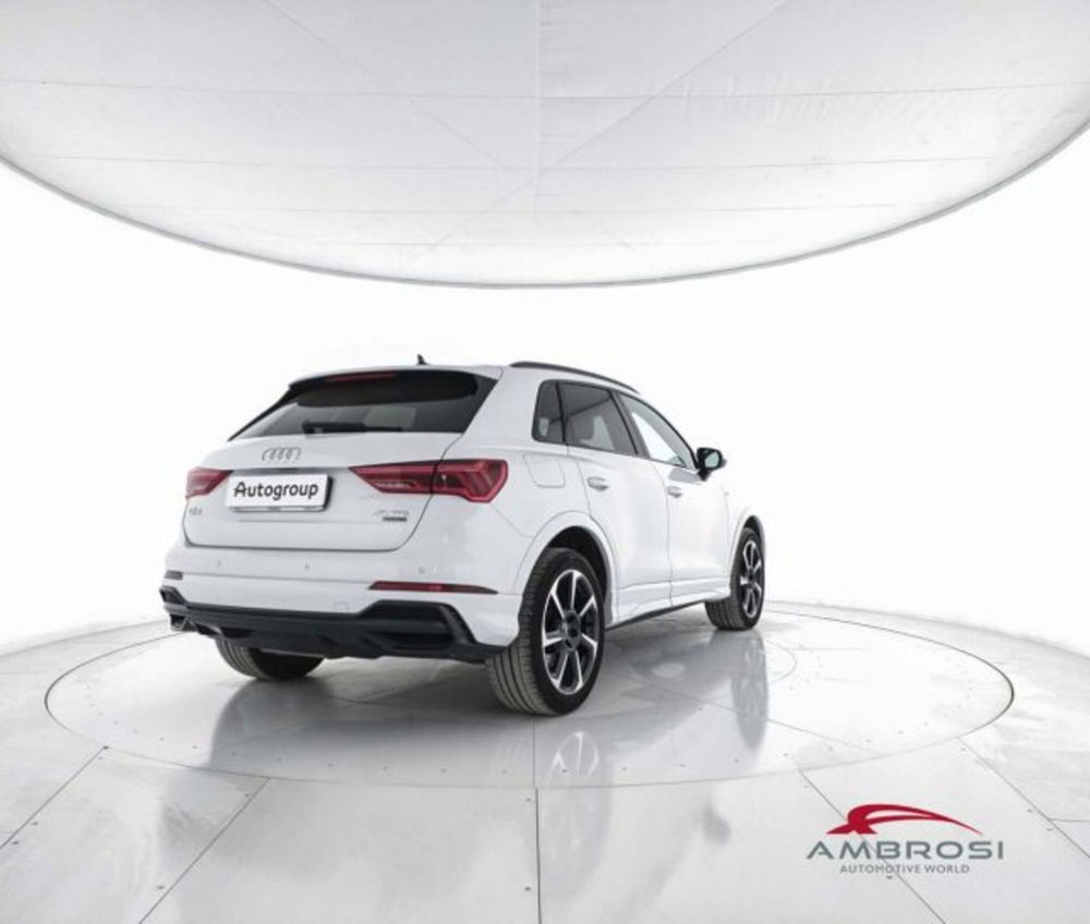 Audi Q3 Sportback 40 TDI quattro S tronic S line edition  del 2022 usata a Corciano (3)