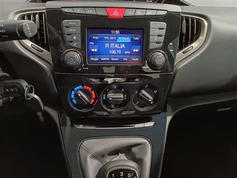 Lancia Ypsilon usata a Cremona (11)