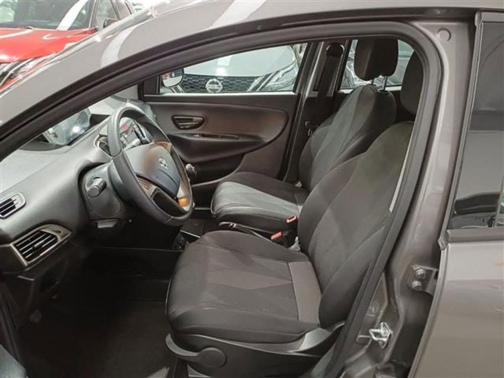 Lancia Ypsilon usata a Cremona (7)