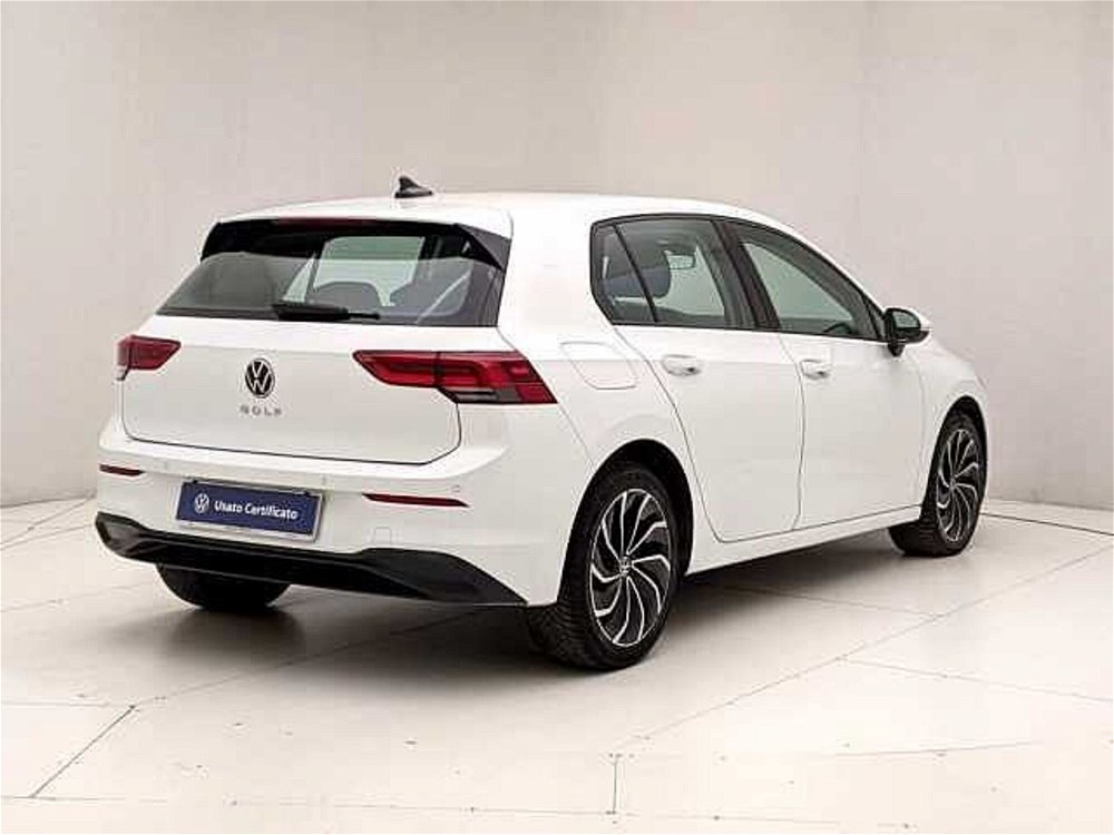 Volkswagen Golf 1.5 TGI DSG Life del 2021 usata a Pesaro (4)