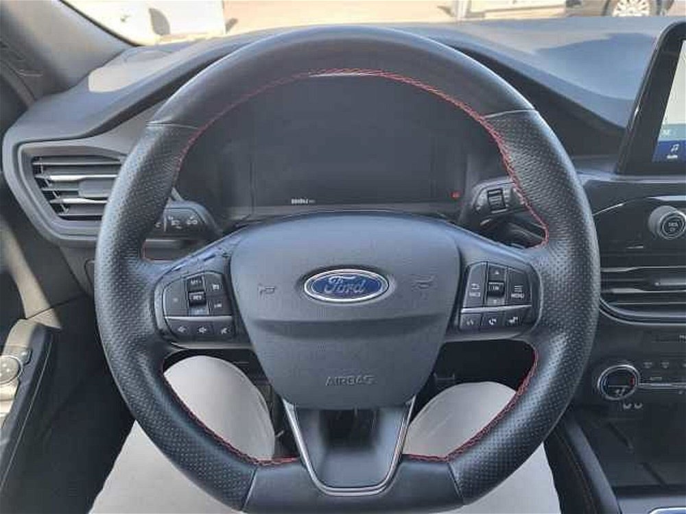Ford Kuga 1.5 EcoBlue 120 CV 2WD ST-Line  del 2021 usata a Monopoli (5)