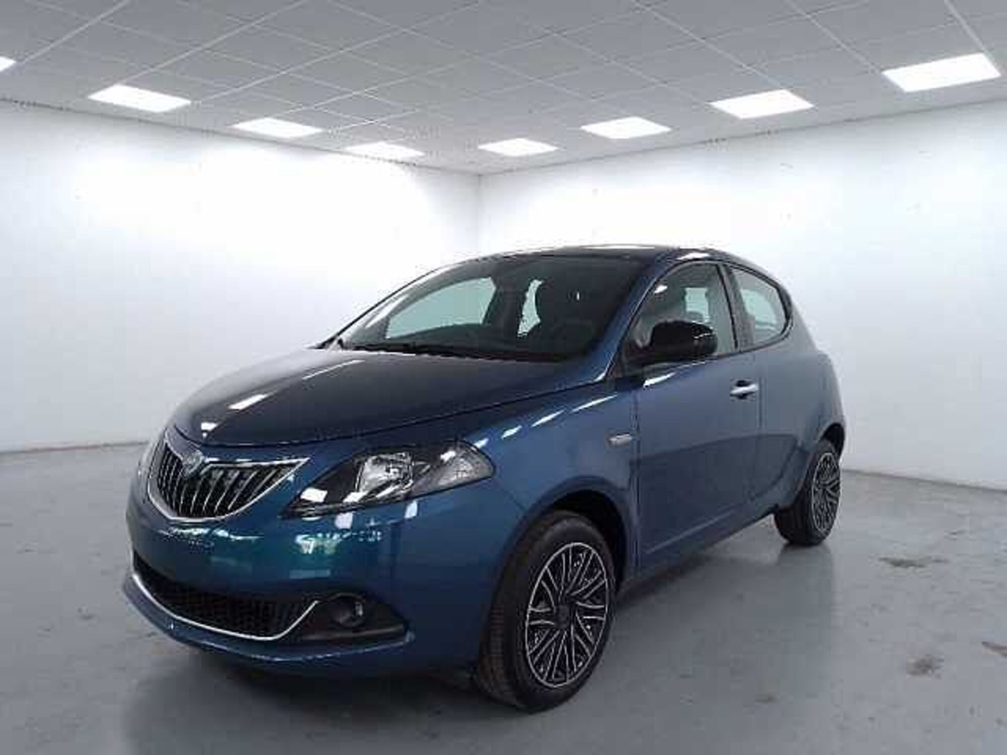 Lancia Ypsilon 1.0 FireFly 5 porte S&amp;S Hybrid Ecochic Gold  nuova a Cuneo