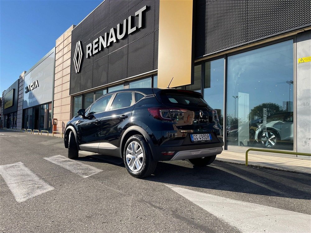 Renault Captur Full Hybrid E-Tech 145 CV Zen  del 2021 usata a Parma (3)