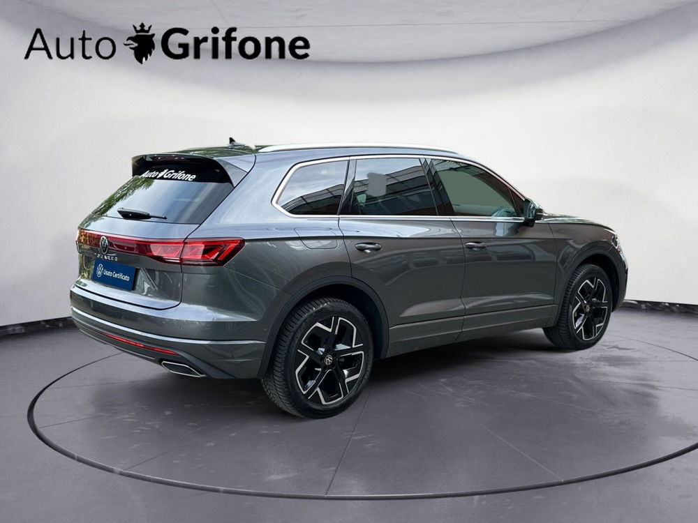 Volkswagen Touareg 3.0 V6 TDI SCR Elegance  nuova a Modena (5)