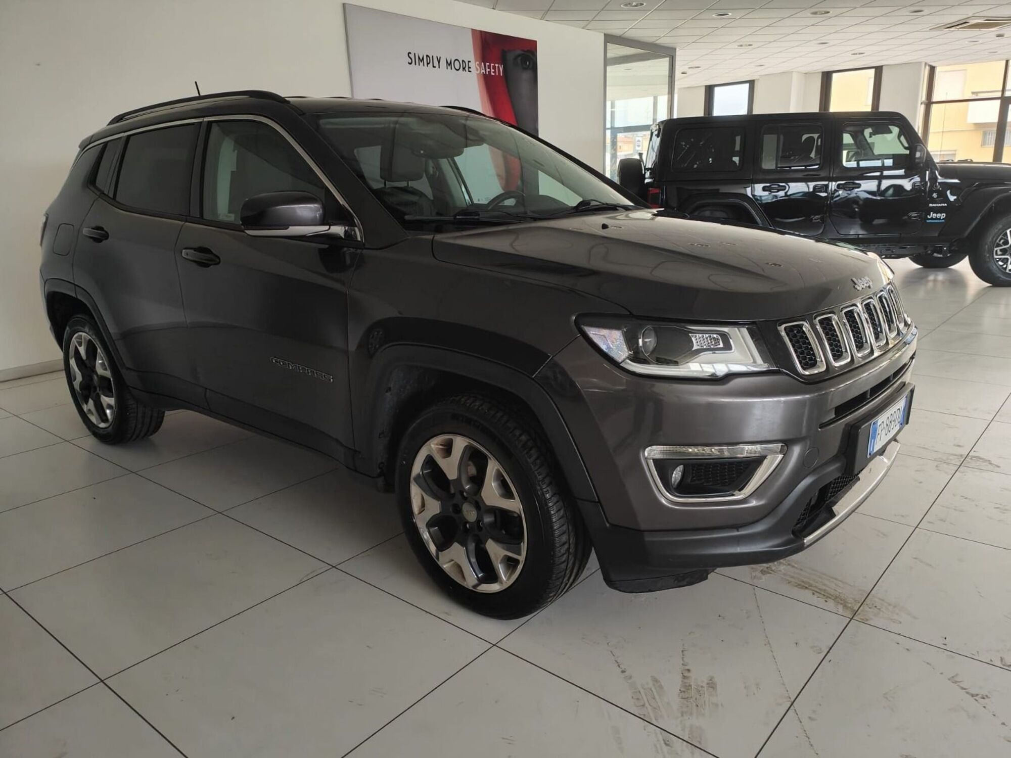 Jeep Compass 2.0 Multijet II aut. 4WD Limited  del 2018 usata a Avezzano