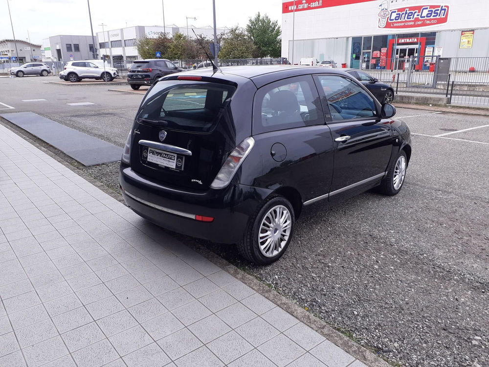 Lancia Ypsilon 1.2 69 CV Diva  del 2011 usata a Piacenza (5)