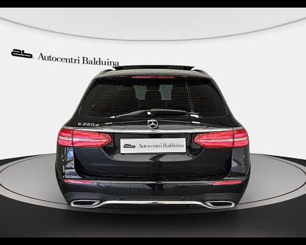 Mercedes-Benz Classe E Station Wagon 220 d Auto Premium Plus  del 2020 usata a Roma (5)