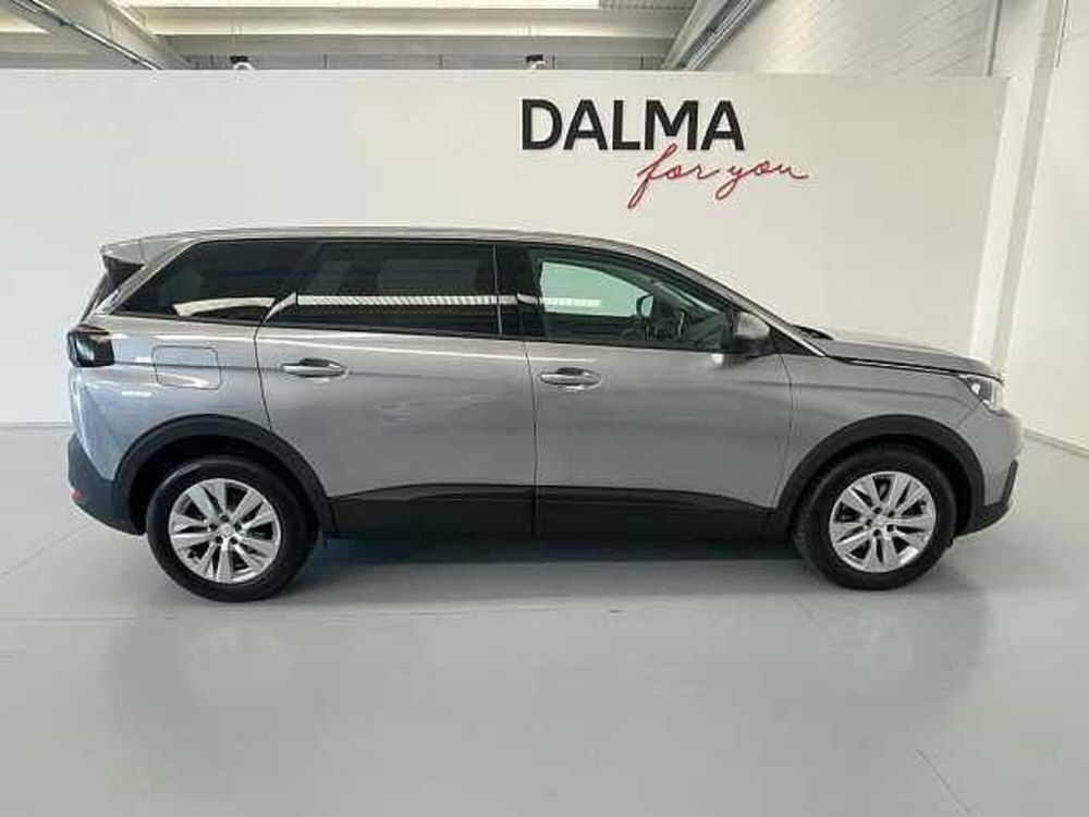 Peugeot 5008 usata a Milano (4)