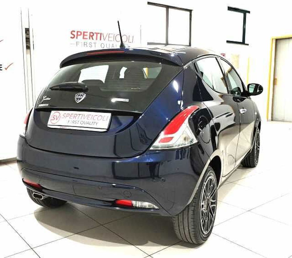 Lancia Ypsilon usata a Lecce (3)