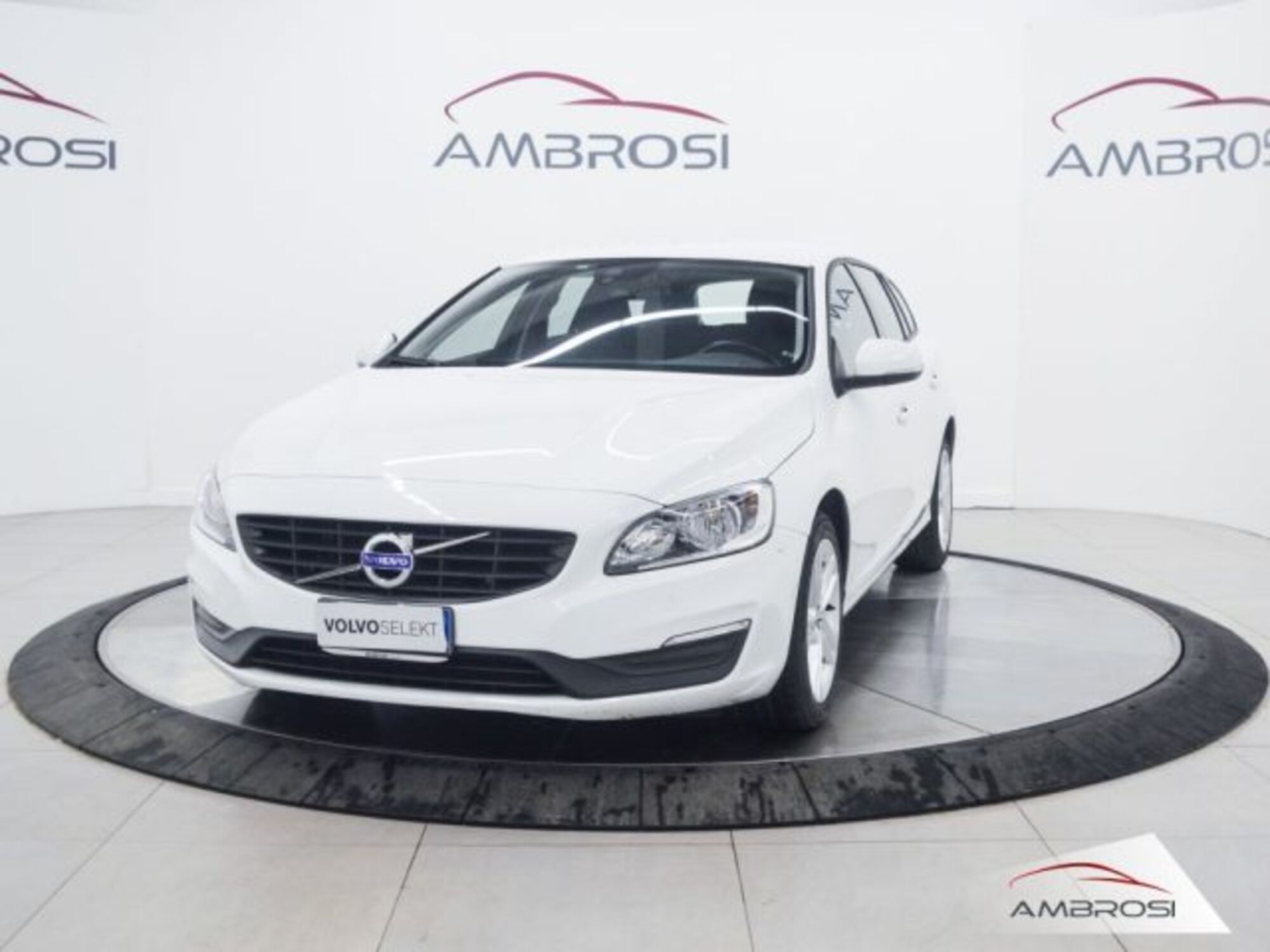 Volvo V60 D4 Geartronic Business  del 2016 usata a Corciano