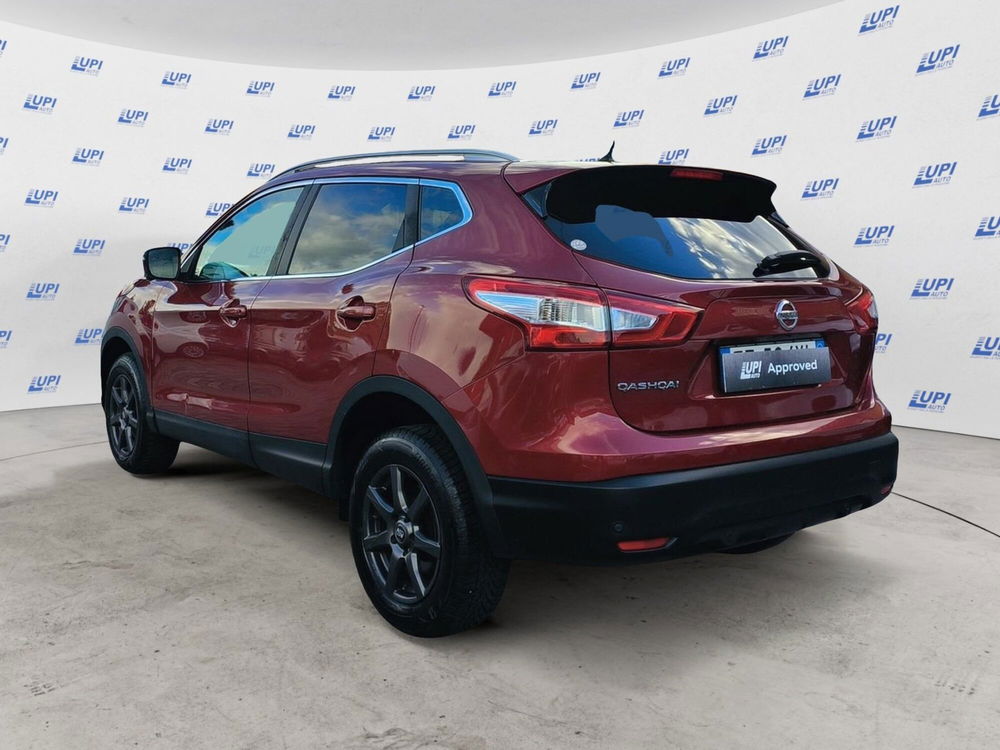 Nissan Qashqai 1.6 dCi 4WD Tekna  del 2014 usata a Prato (2)