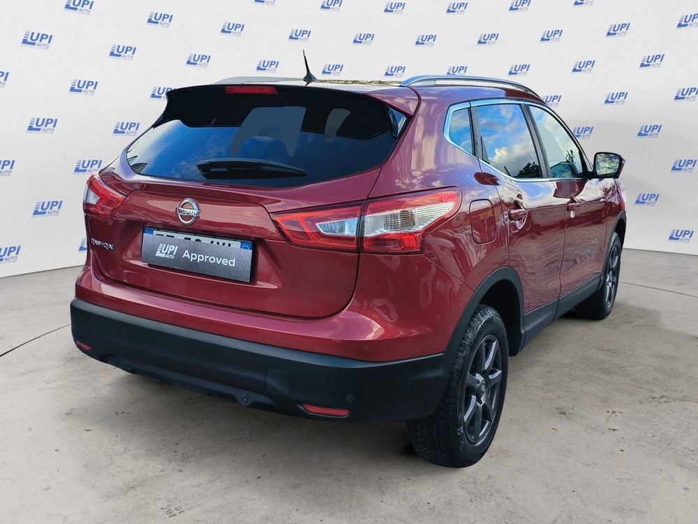 Nissan Qashqai 1.6 dCi 4WD Tekna  del 2014 usata a Prato (4)