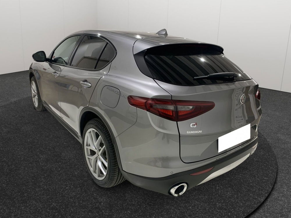 Alfa Romeo Stelvio usata a Caltanissetta (9)