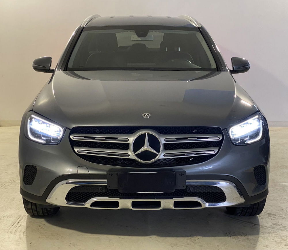 Mercedes-Benz GLC suv 220 d 4Matic Sport  del 2021 usata a Napoli (2)