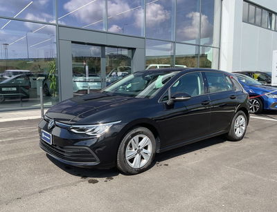 Volkswagen Golf 1.0 eTSI EVO DSG Life del 2023 usata a Salerno