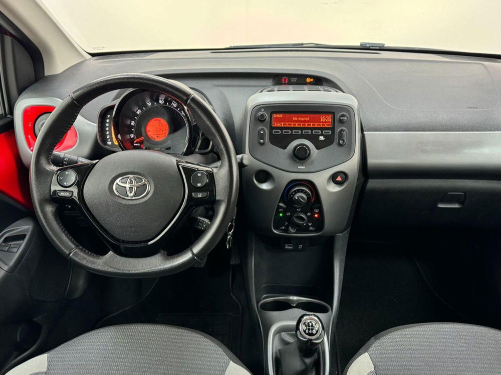 Toyota Aygo Connect 1.0 VVT-i 72 CV 5 porte x-cool del 2021 usata a Lurate Caccivio (3)