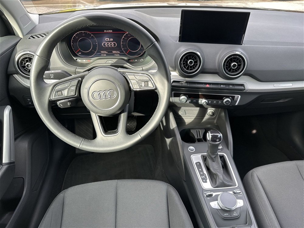 Audi Q2 Q2 35 2.0 tdi S line edition s-tronic del 2023 usata a Prato (3)