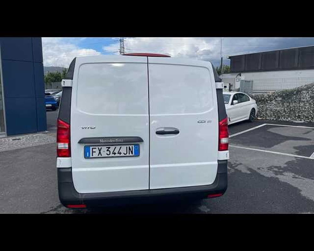 Mercedes-Benz Vito 1.6 111 CDI PC-SL Mixto Long  del 2019 usata a Pozzuoli (4)