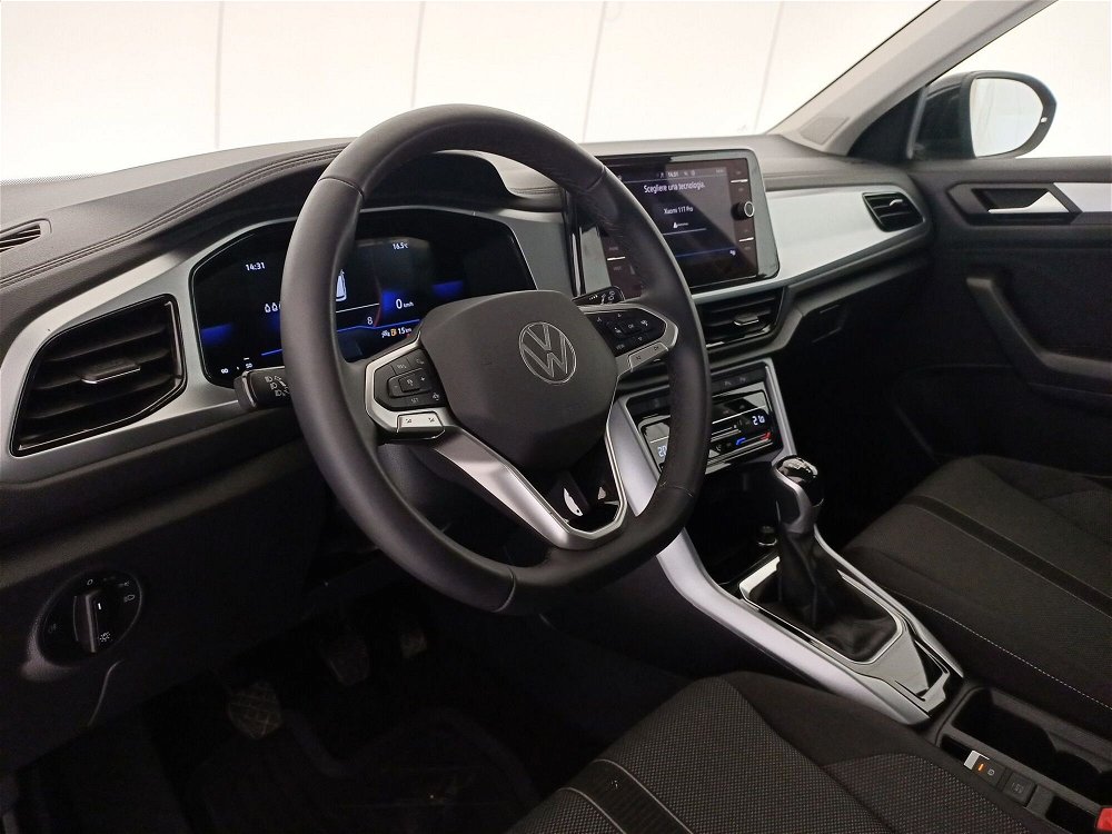 Volkswagen T-Roc 1.0 TSI Life del 2022 usata a Bari (5)