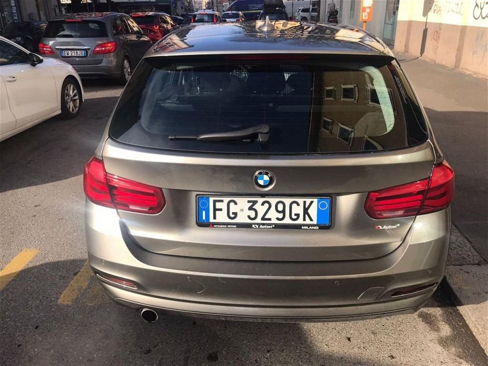 BMW Serie 3 Touring 316d  Business Advantage aut.  del 2016 usata a Milano (5)