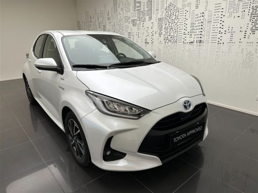Toyota Yaris 1.5 Hybrid 5 porte Trend del 2020 usata a Cuneo (3)