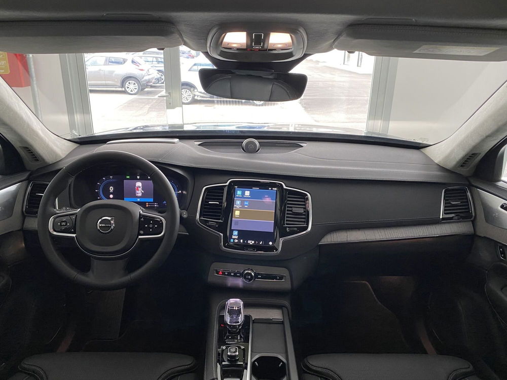 Volvo XC90 nuova a Bari (11)