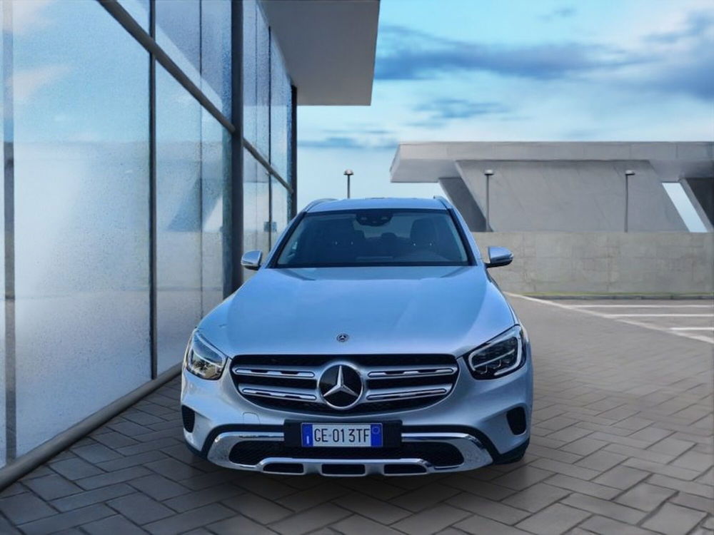 Mercedes-Benz GLC suv 220 d 4Matic Sport  del 2021 usata a Rende (2)