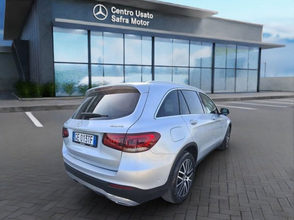 Mercedes-Benz GLC suv 220 d 4Matic Sport  del 2021 usata a Rende (5)