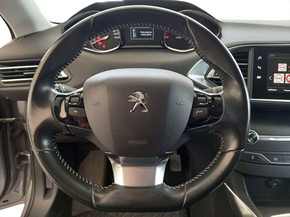 Peugeot 308 SW usata a Bari (9)