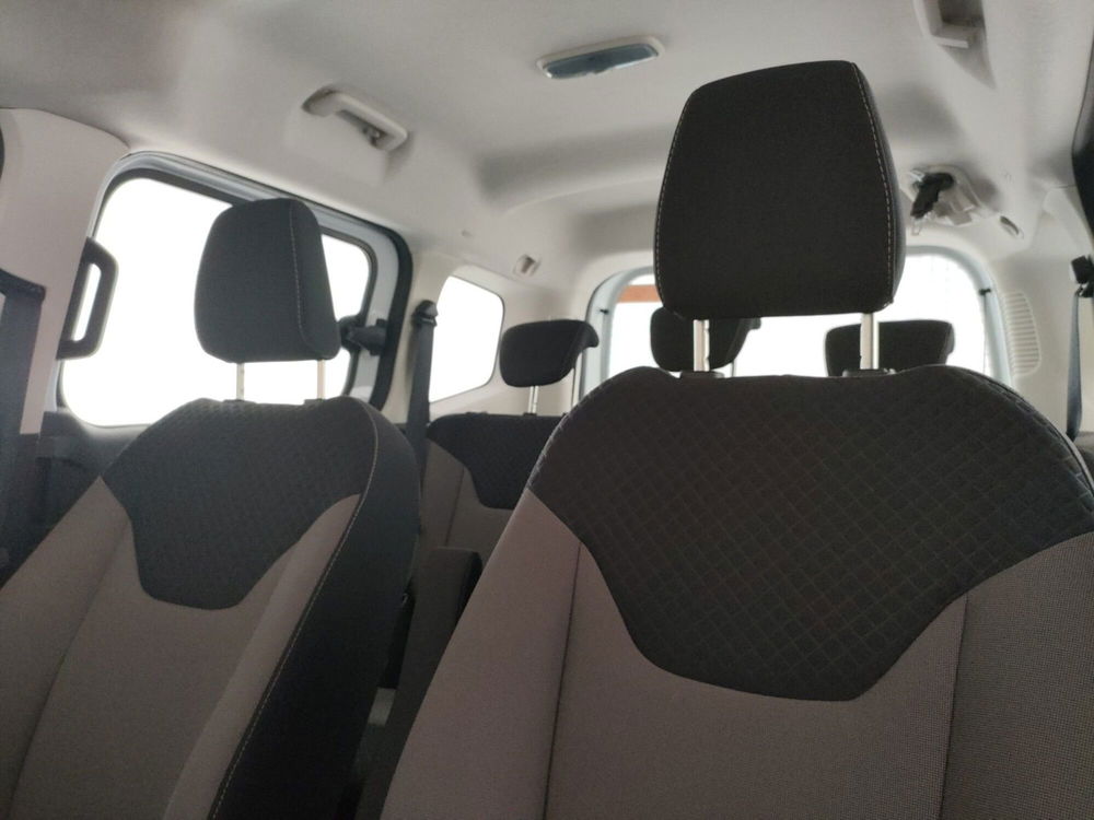 Ford Tourneo Courier usata a Roma (12)