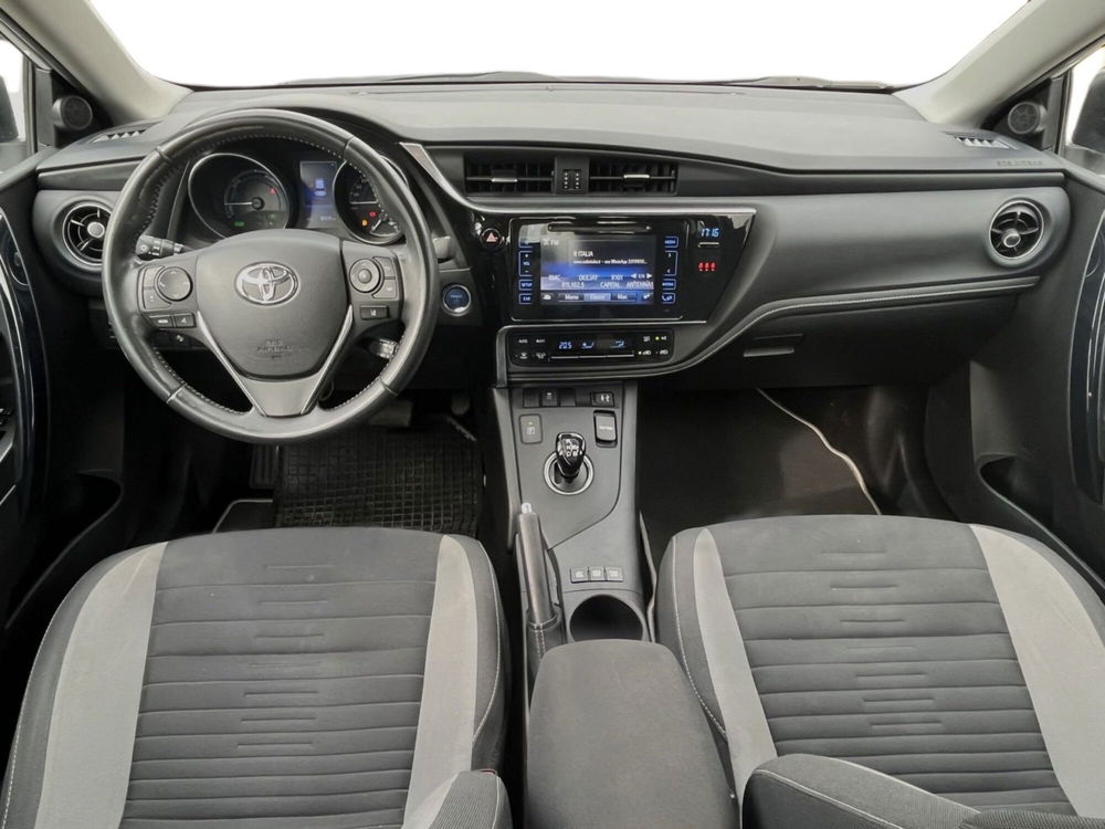 Toyota Auris usata a Bari (7)