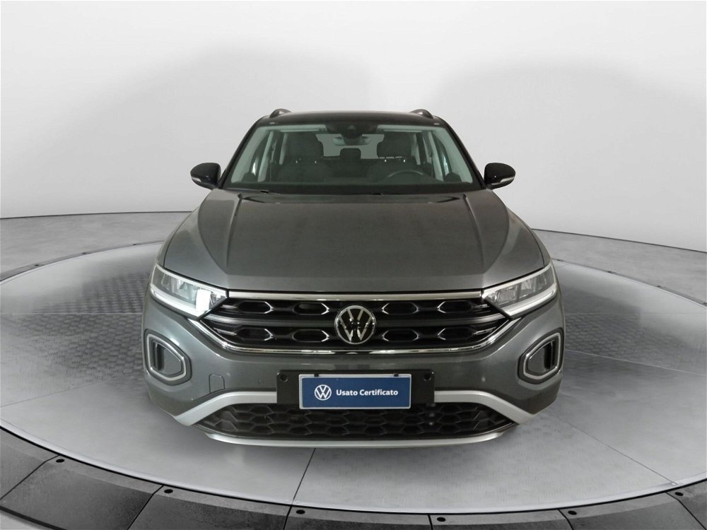 Volkswagen T-Roc 2.0 TDI SCR 150 CV DSG Life del 2023 usata a Carnago (2)