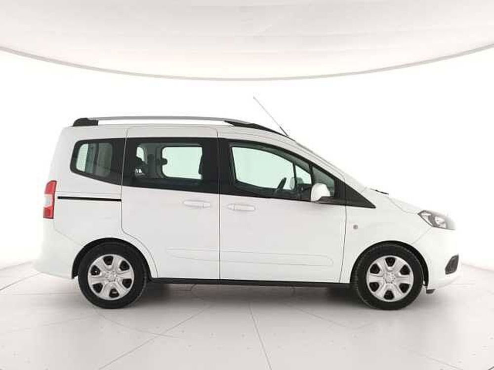 Ford Tourneo Courier usata a Roma (3)