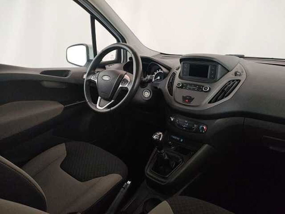 Ford Tourneo Courier usata a Roma (8)