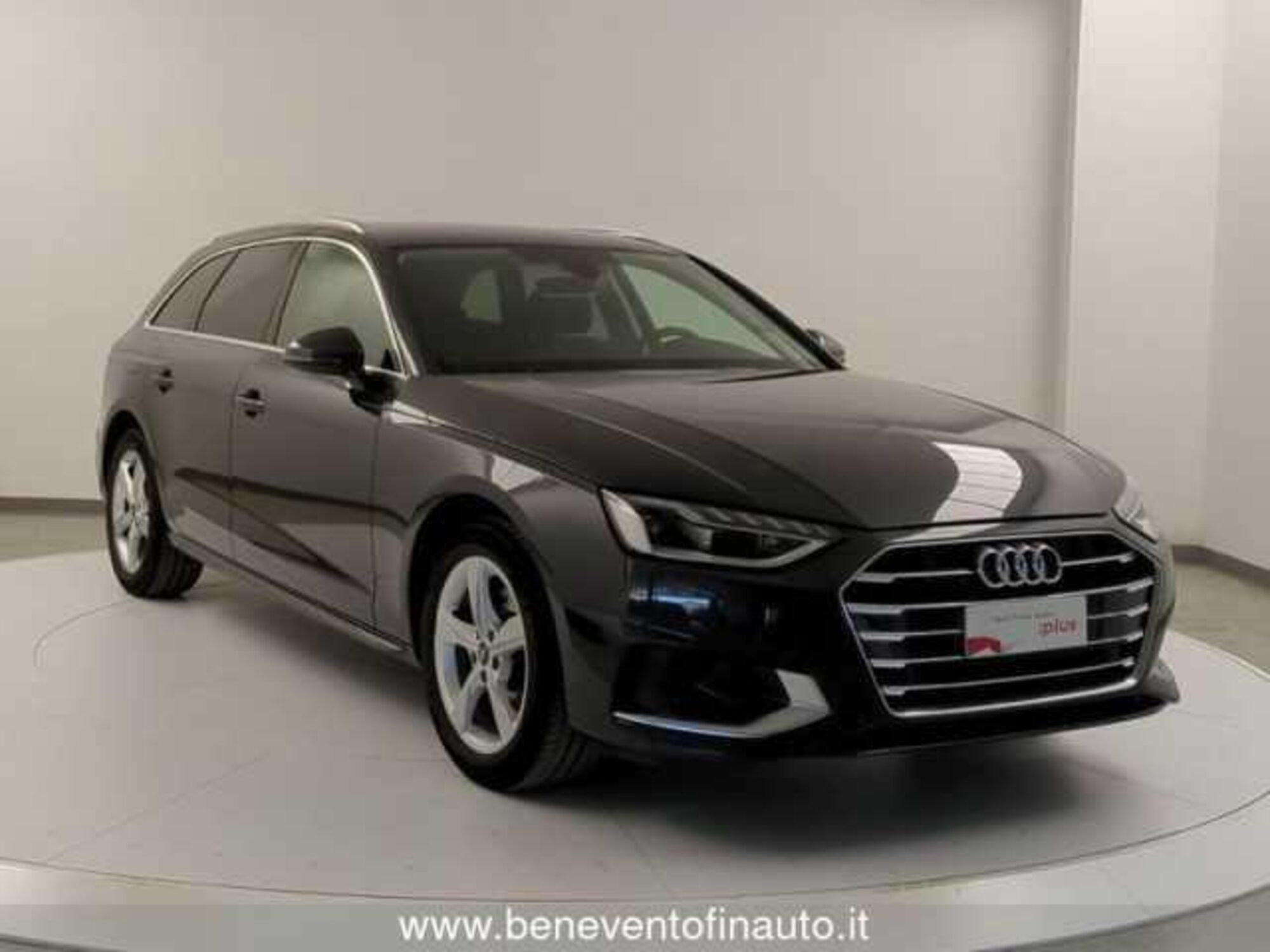 Audi A4 Avant 35 TDI/163 CV S tronic Business  del 2023 usata a Pratola Serra