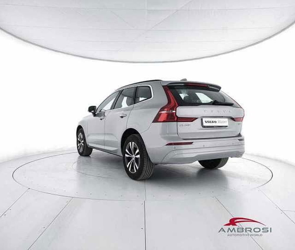 Volvo XC60 B4 Geartronic Momentum Pro  del 2022 usata a Corciano (4)