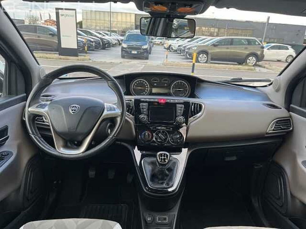 Lancia Ypsilon usata a Ravenna (16)