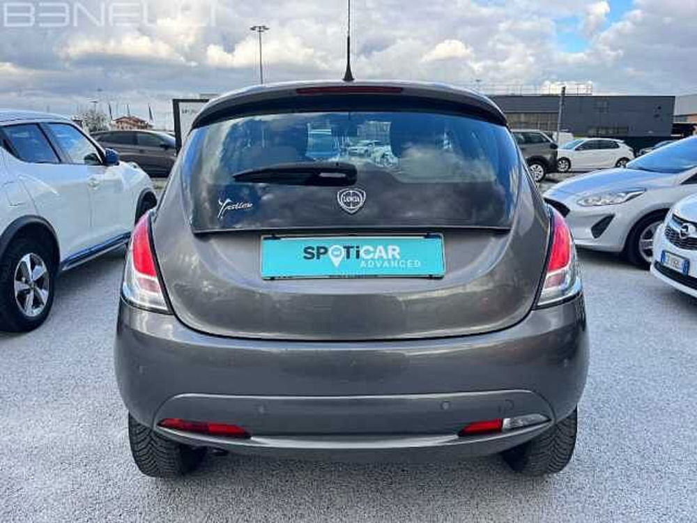 Lancia Ypsilon usata a Ravenna (5)