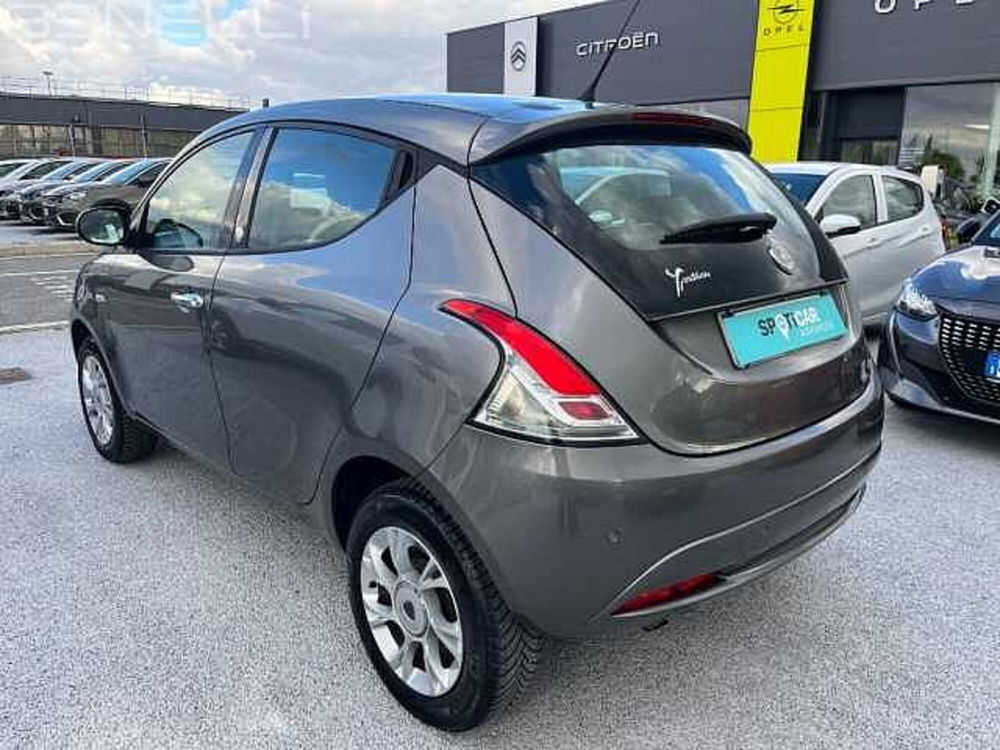 Lancia Ypsilon usata a Ravenna (6)