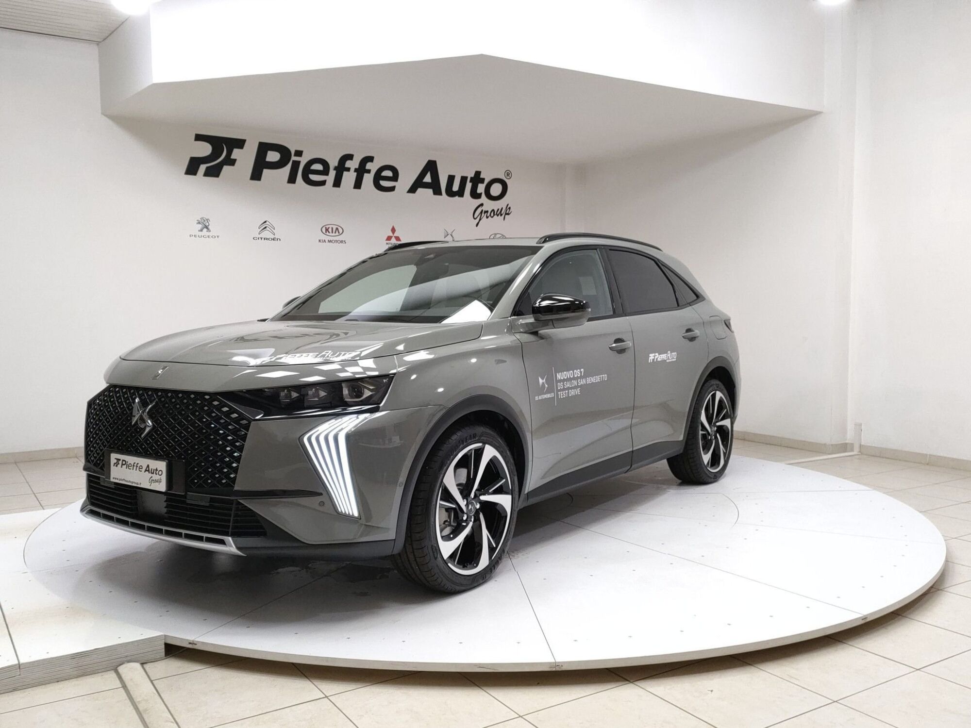 Ds DS 7 DS7 1.6 e-tense phev Opera 4x4 300cv auto del 2022 usata a Teramo