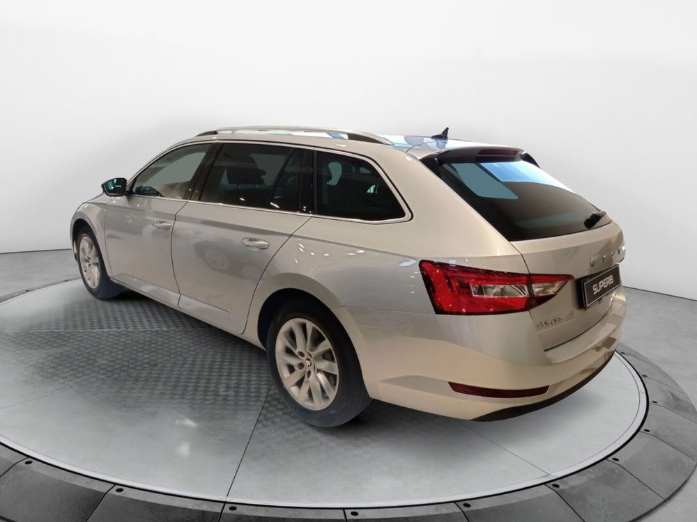 Skoda Superb Station Wagon nuova a Varese (13)