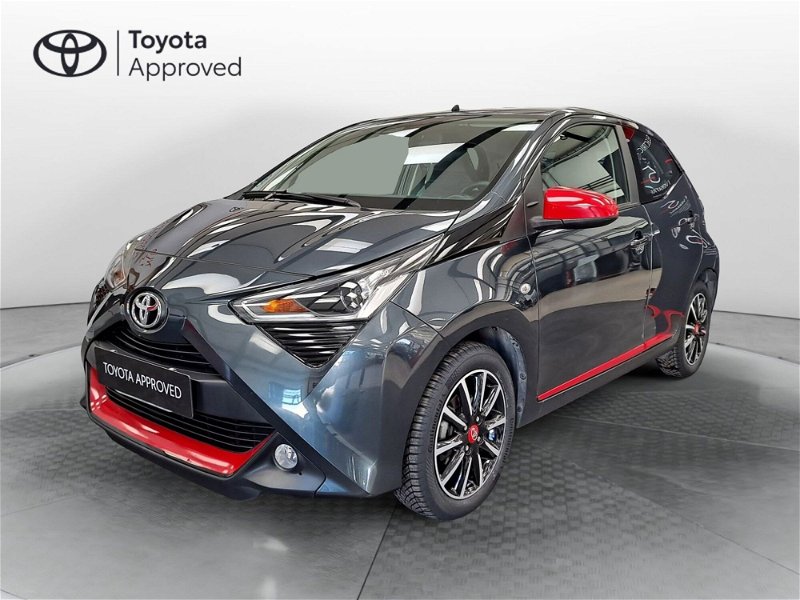 Toyota Aygo Connect 1.0 VVT-i 72 CV 5 porte x-play del 2019 usata a Genzano di Roma