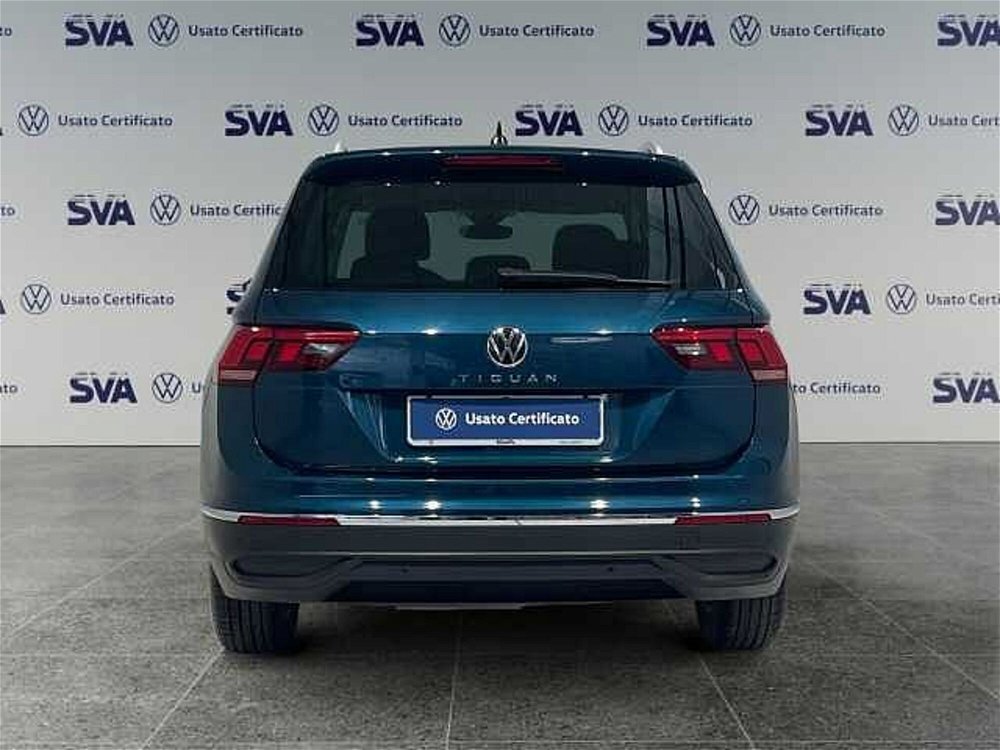 Volkswagen Tiguan 2.0 TDI SCR Life del 2021 usata a Ravenna (4)