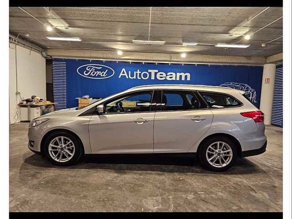 Ford Focus Station Wagon 1.5 TDCi 120 CV Start&Stop SW Titanium del 2017 usata a Bari (2)